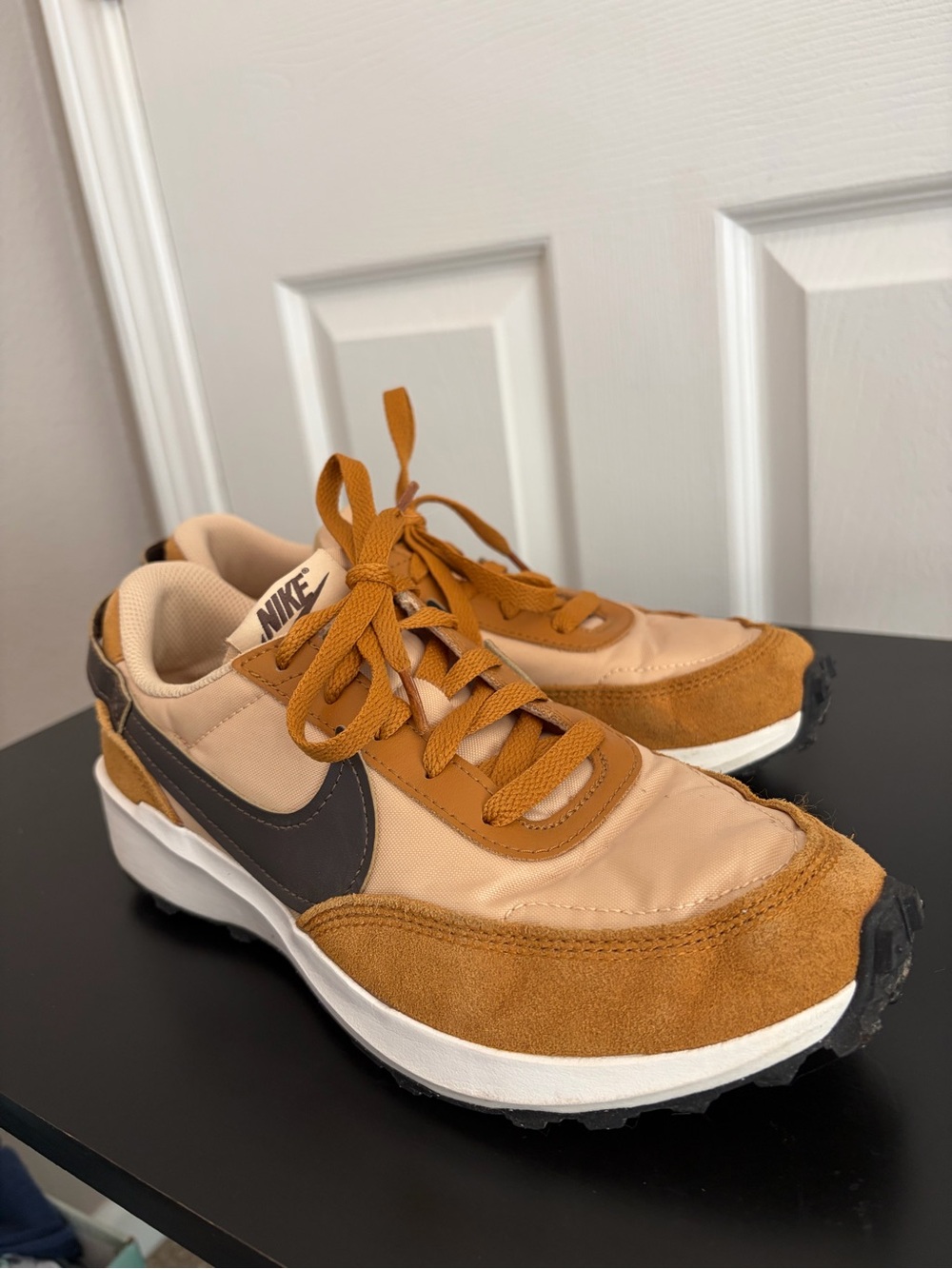 Nike Waffle Debut Sesame Desert Ochre Running Shoe DH9523-200 - Size 7.5 - Picture 2 of 8